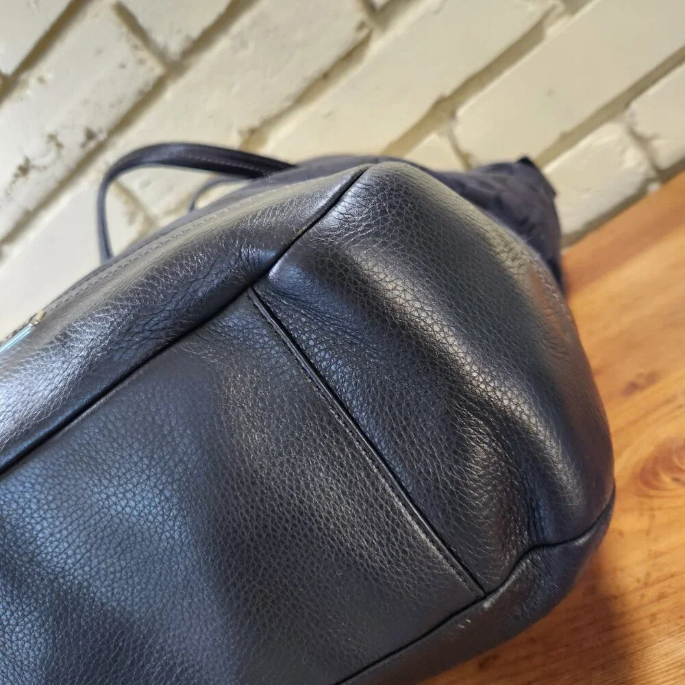Like New Coach Signature Black Shoulder Bag Tote Purse